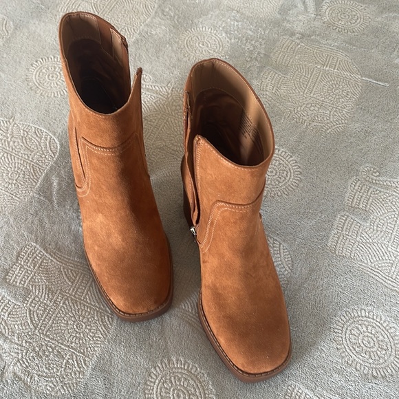 Brown chunk heal boots - Picture 2 of 3